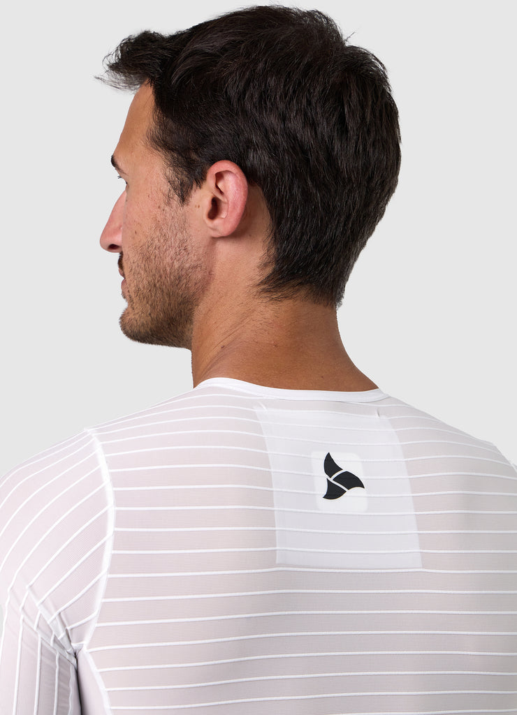 Close-up of the IceDrip cooling pocket inside the white/black VORTEX triathlon suit