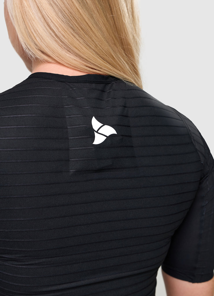 TRI-FIT VORTEX BLACK EDITION Tri-Suit IceDrip rear neck pocket – cooling feature detail