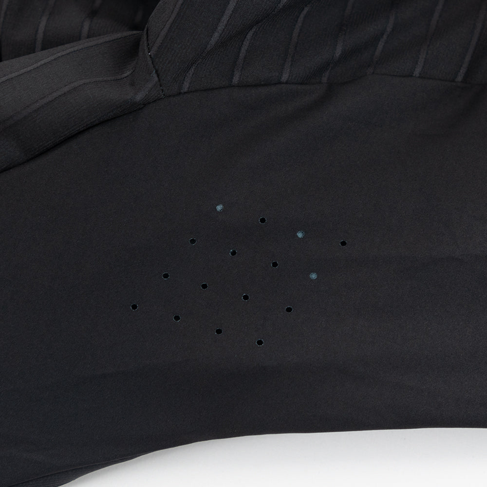 TRI-FIT VORTEX BLACK EDITION Tri-Suit underarm laser-cut ventilation detail